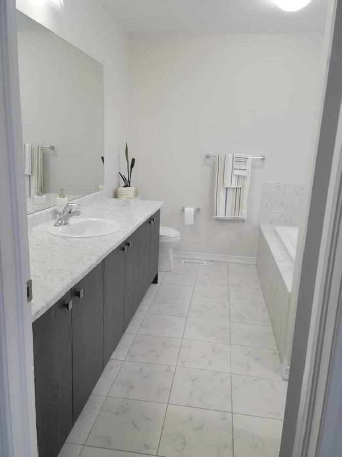 Vila Niagara- Beautiful Cozy Sunfilled Big Complete House Minutes Drive From Falls Thorold Exteriér fotografie