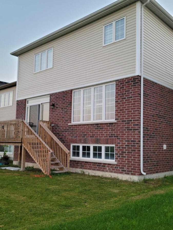 Vila Niagara- Beautiful Cozy Sunfilled Big Complete House Minutes Drive From Falls Thorold Exteriér fotografie